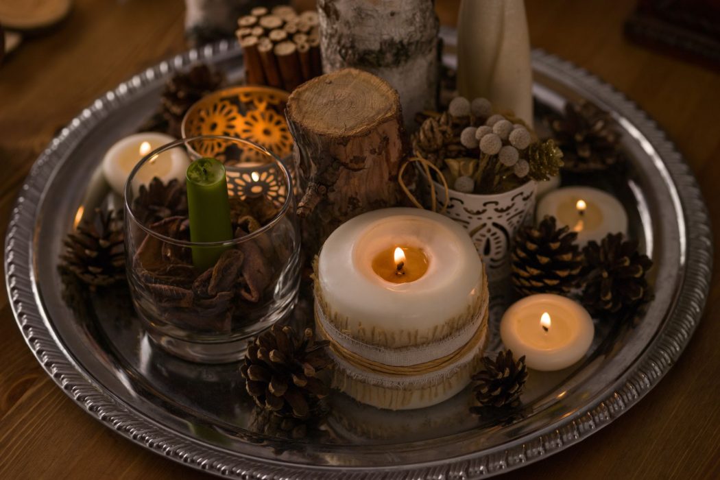 Weihnachtliche Deko-Tabletts: 24 schöne Ideen für Tische & Konsolen diesen Winter!