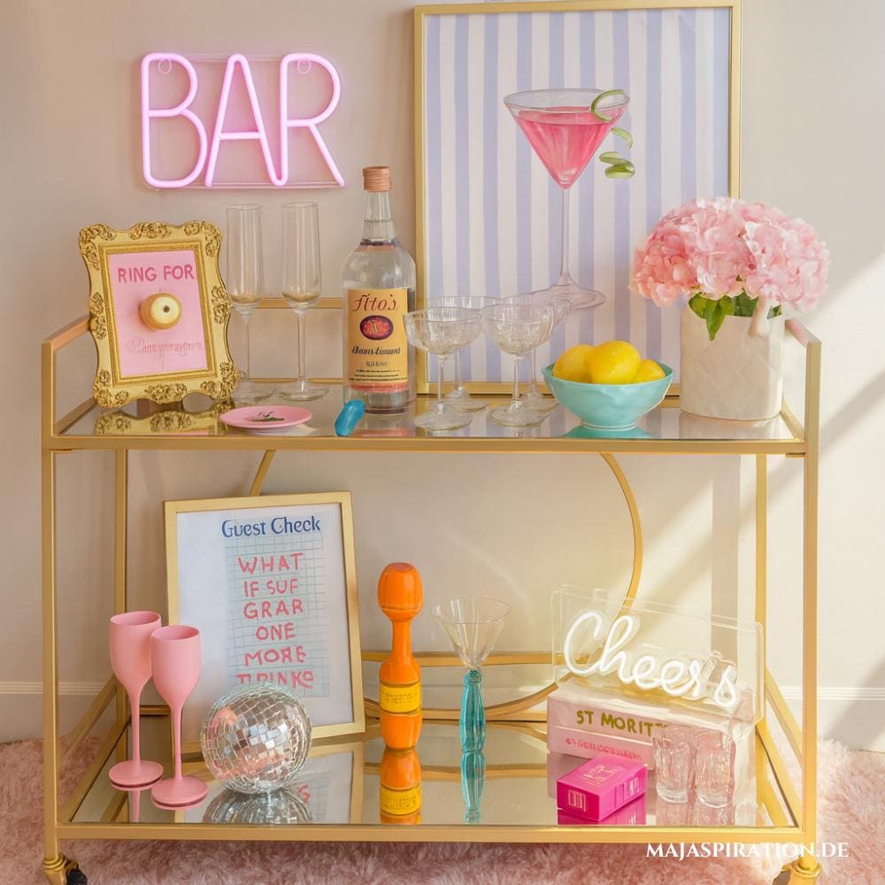 Bunte Servierwagen Home Bar in Pastelltönen und Pop Art