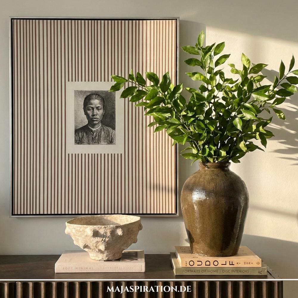 Frugal Chic Deko mit dekorativem Bilderrahmen mit gestreiften Hintergrund