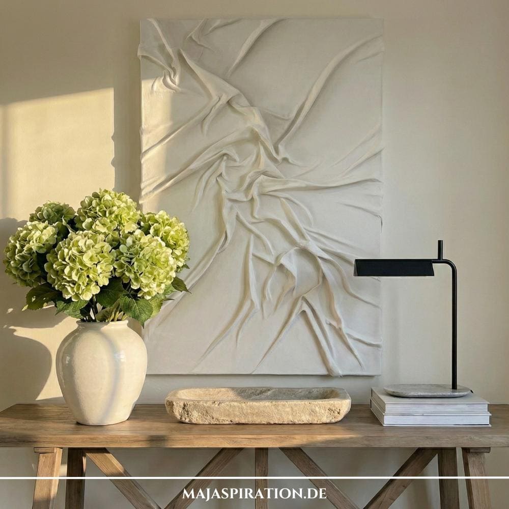 Texture Art auf Leinwand über Holz Konsolentisch mit grünen Hortensien